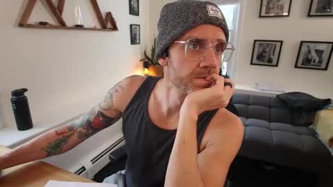 Snapshot of bradbronton chatting on February 16, 7:32 pm BradBronton online show from February 16, 7:32 pm