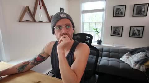 Snapshot of bradbronton chatting on February 17, 6:14 pm BradBronton online show from February 17, 6:14 pm