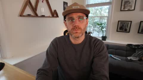 Snapshot of bradbronton chatting on February 20, 4:40 pm BradBronton online show from February 20, 4:40 pm