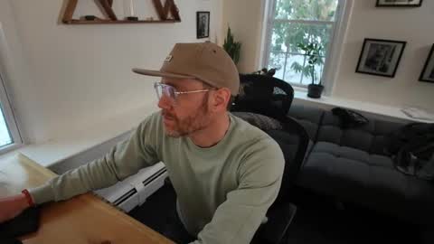 Snapshot of bradbronton chatting on March 3, 8:59 pm BradBronton online show from March 3, 8:59 pm