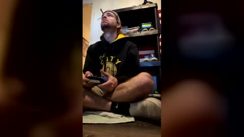 braden_thompson2012 online show from April 22, 5:03 pm