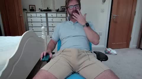 bradley77777 online show from December 10, 3:22 pm