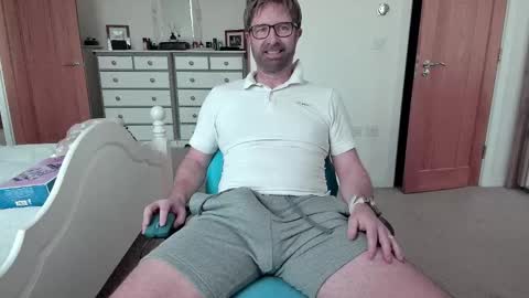 bradley77777 online show from February 17, 11:13 am