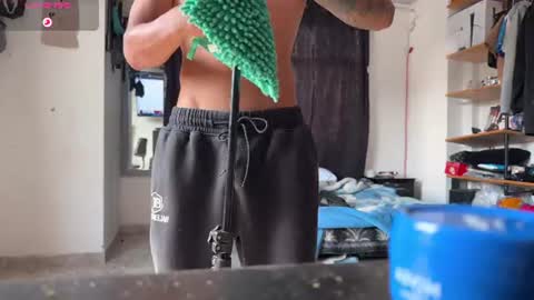 Snapshot of bradley_strong_ chatting on August 2, 2:37 pm Bradley Strong online show from August 2, 2:37 pm