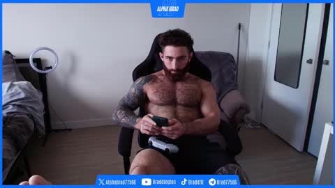 Snapshot of bradtrainn chatting on March 25, 4:02 pm bradtrainn online show from March 25, 4:02 pm