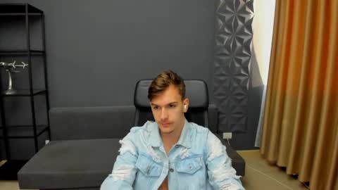 BradyFlint online show from April 24, 4:37 am