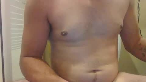 Snapshot of bradynoggle chatting on November 2, 3:42 am bradynoggle online show from November 2, 3:42 am