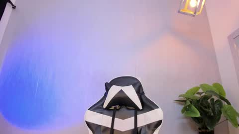 Brand  online show from March 29, 4:18 pm