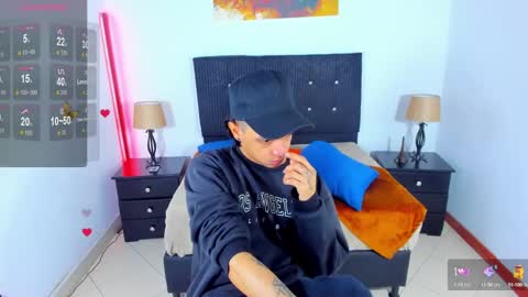 Snapshot of brand_hades chatting on December 17, 6:53 pm B R A N D online show from December 17, 6:53 pm