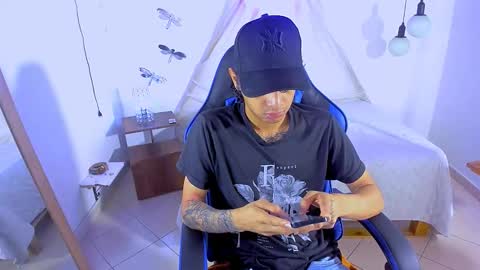 Snapshot of brand_hades chatting on November 5, 12:27 pm B R A N D online show from November 5, 12:27 pm