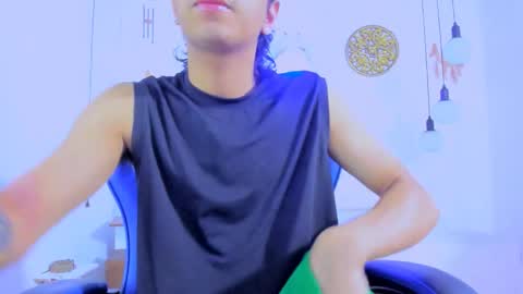 Snapshot of brand_hades chatting on November 16, 9:15 am B R A N D online show from November 16, 9:15 am