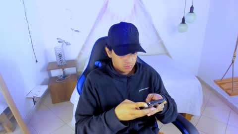 Snapshot of brand_hades chatting on December 1, 9:36 am B R A N D online show from December 1, 9:36 am