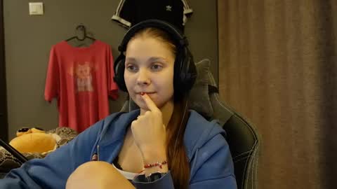 Alice online show from November 19, 3:34 pm