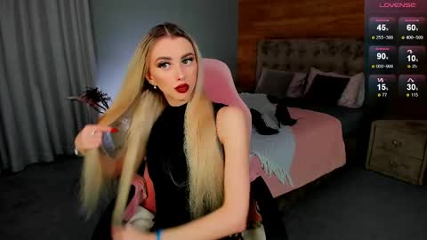 Snapshot of brandice_sparkl chatting on April 25, 9:01 am Emilia online show from April 25, 9:01 am