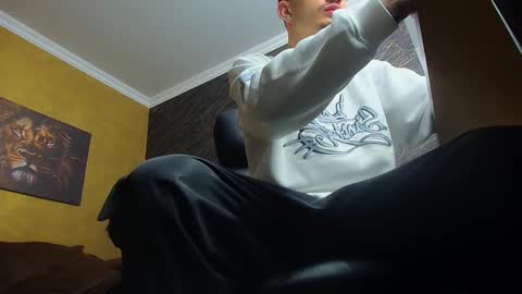 BrandonTateX online show from November 25, 5:40 am