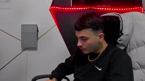 BrandonTateX online show from February 26, 6:18 pm