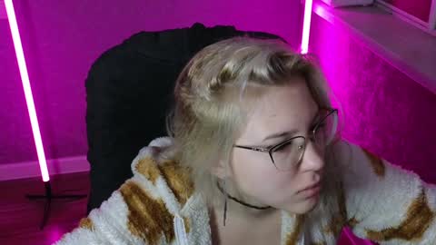 Belle  online show from December 20, 1:36 am