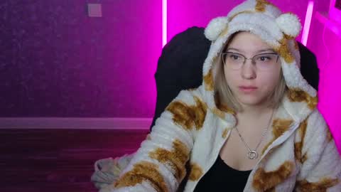 Belle  online show from January 30, 1:00 am