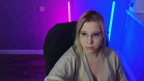 Belle  online show from February 13, 6:09 am