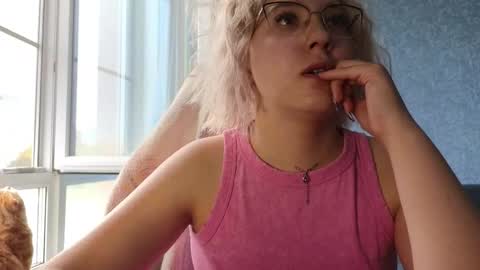 Belle  online show from September 18, 11:45 am