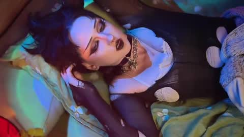 Snapshot of brandy_queen chatting on April 29, 7:31 pm Aurorabut ur dad just calls me Rory online show from April 29, 7:31 pm