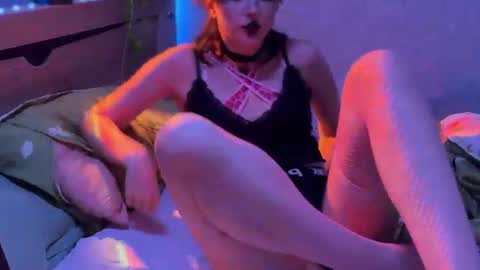Snapshot of brandy_queen chatting on July 5, 12:50 am Aurorabut ur dad just calls me Rory online show from July 5, 12:50 am