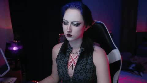 Snapshot of brandy_queen chatting on July 23, 4:27 pm Aurorabut ur dad just calls me Rory online show from July 23, 4:27 pm
