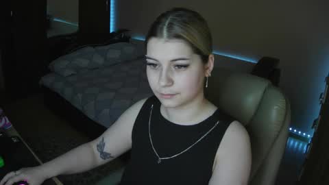 brandy_wow online show from April 22, 7:59 pm