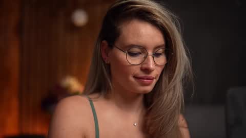 Snapshot of brandywhite chatting on February 24, 7:44 am Alex online show from February 24, 7:44 am