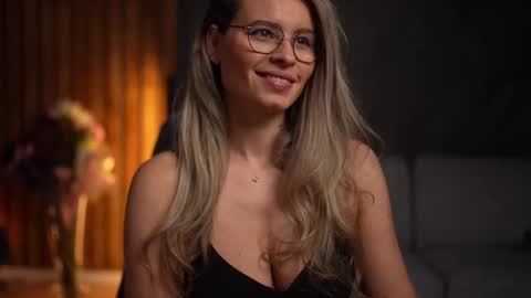 Snapshot of brandywhite chatting on March 4, 4:49 am Alex online show from March 4, 4:49 am