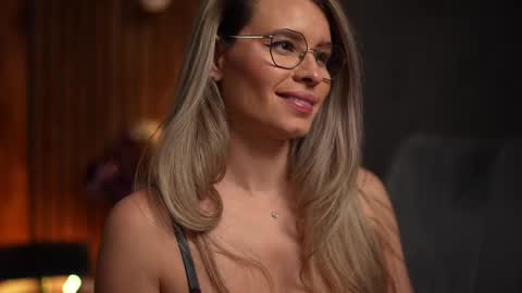 Snapshot of brandywhite chatting on March 5, 7:49 am Alex online show from March 5, 7:49 am