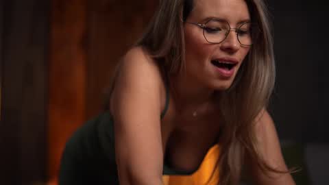 Snapshot of brandywhite chatting on March 6, 4:41 am Alex online show from March 6, 4:41 am