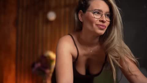 Snapshot of brandywhite chatting on March 12, 4:41 am Alex online show from March 12, 4:41 am