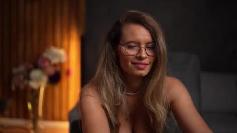 Snapshot of brandywhite chatting on October 7, 4:31 am Alex online show from October 7, 4:31 am