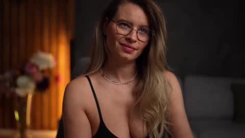 Snapshot of brandywhite chatting on November 2, 5:21 am Alex online show from November 2, 5:21 am