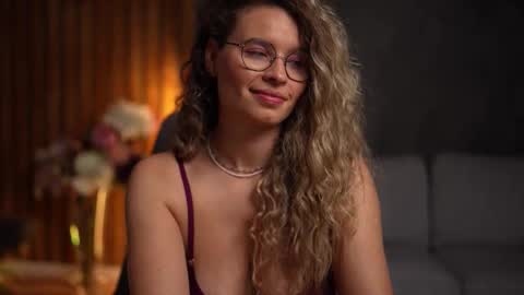 Snapshot of brandywhite chatting on November 8, 5:18 am Alex online show from November 8, 5:18 am