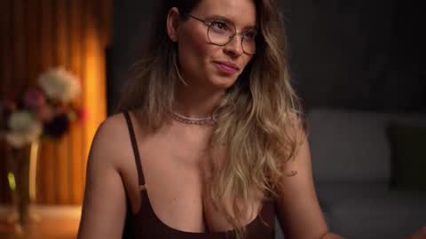 Snapshot of brandywhite chatting on November 20, 5:29 am Alex online show from November 20, 5:29 am