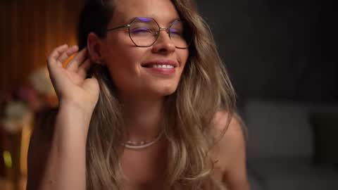 Snapshot of brandywhite chatting on November 23, 5:07 am Alex online show from November 23, 5:07 am