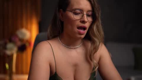 Snapshot of brandywhite chatting on November 24, 5:29 am Alex online show from November 24, 5:29 am