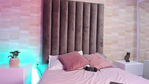   online show from February 13, 5:05 am