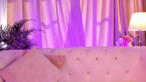   online show from September 17, 8:10 pm