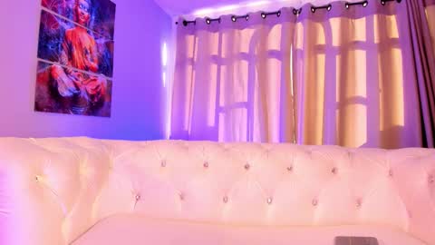   online show from December 1, 8:47 pm