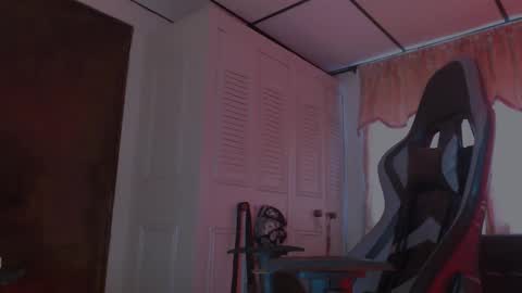 brasi_ online show from December 5, 5:53 pm