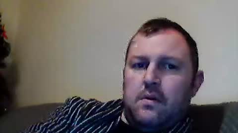 Snapshot of brasso1982 chatting on December 24, 7:06 am willywinker online show from December 24, 7:06 am