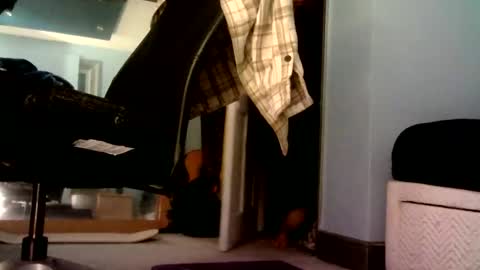 Snapshot of bratdownunder chatting on October 25, 3:36 am Bratdownunder online show from October 25, 3:36 am