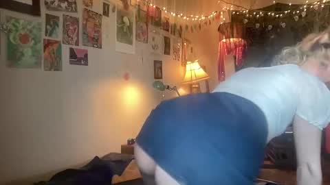 Sarah Rose online show from March 3, 9:48 pm