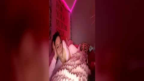 Snapshot of brattyvalentine chatting on June 19, 4:06 am brattyvalentine online show from June 19, 4:06 am