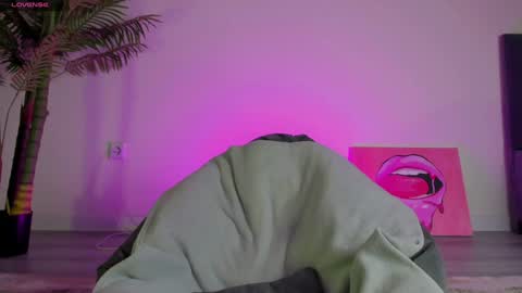 Johny Bravo online show from January 16, 1:25 pm