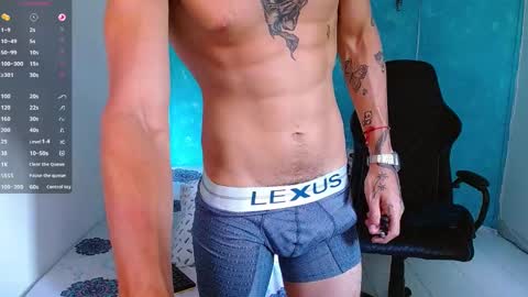 Snapshot of bray_hotboy chatting on December 1, 8:31 pm Bray Hotboy online show from December 1, 8:31 pm