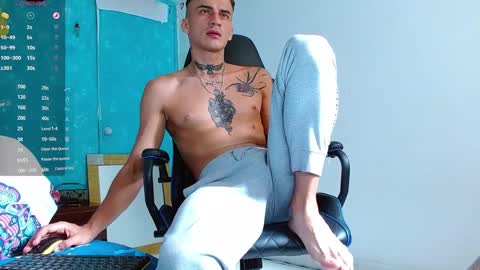 Snapshot of bray_hotboy chatting on December 21, 2:47 pm Bray Hotboy online show from December 21, 2:47 pm